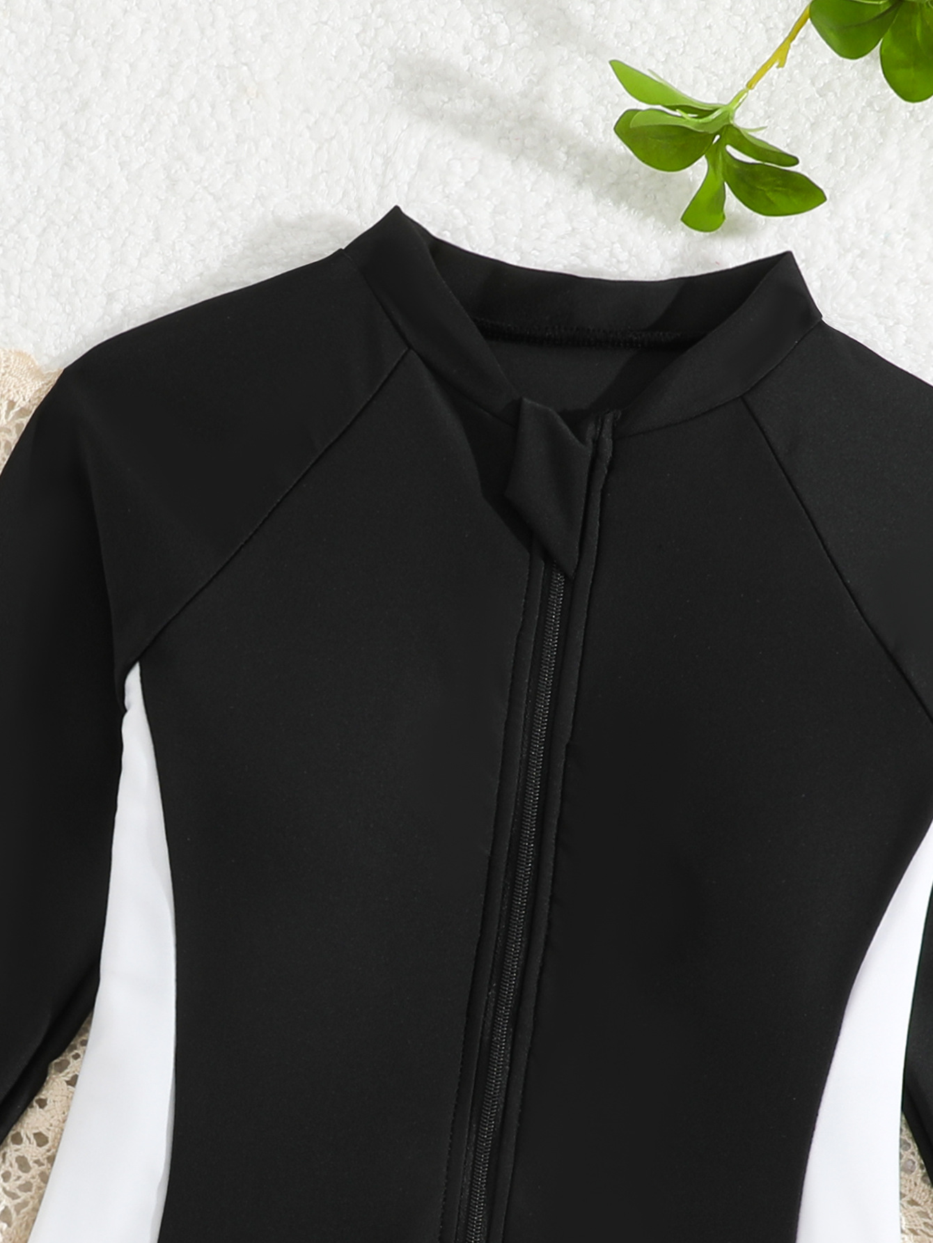 Dziecięcy strój kąpielowy jedn – Rash Guard Long Sleeve recenzja i cena